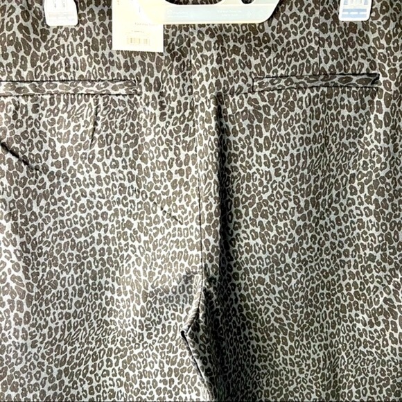 Time and Tru Gray Black Animal Leopard Print Comfort Cropped Pants NWT Plus Sz18 - Picture 8 of 16